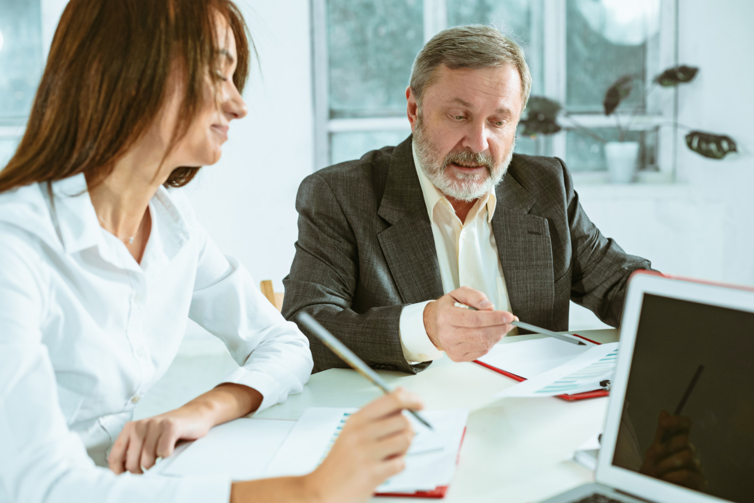 Como ayuda la abogacía en otras empresas
